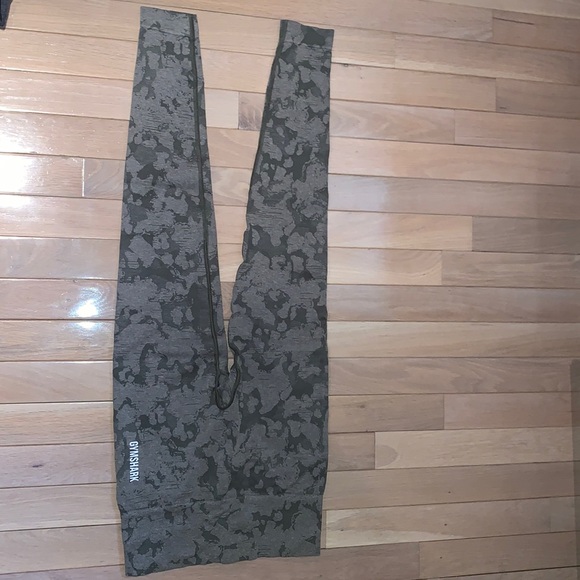 Gym shark green camo leggings - Picture 1 of 2